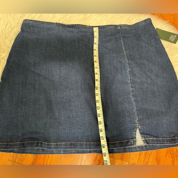 Wild Fable Notch Front Seamed Denim Mini Skirt NEW! - Picture 10 of 11